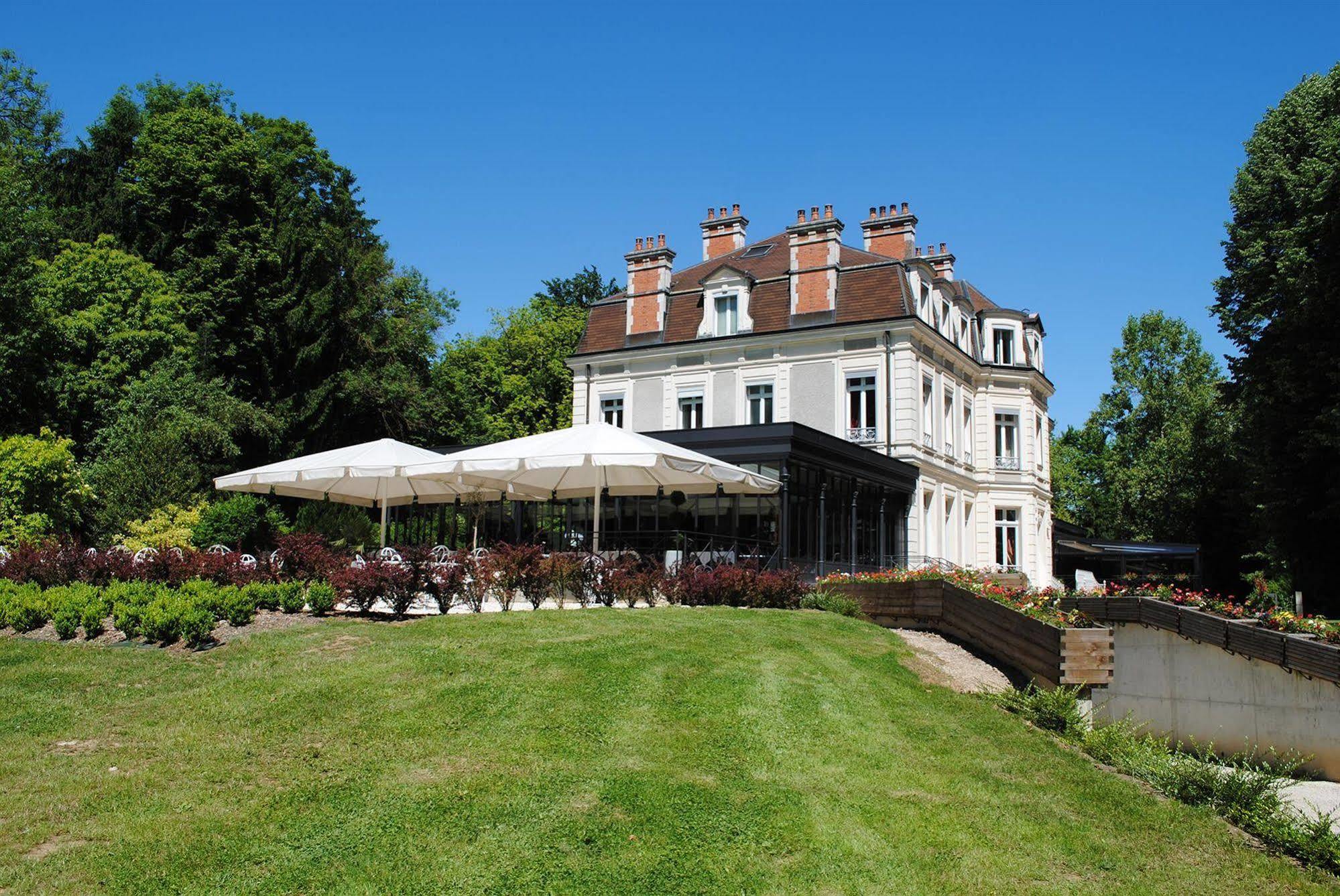 Chateau De La Dame Blanche - Logis Geneuille Exterior photo